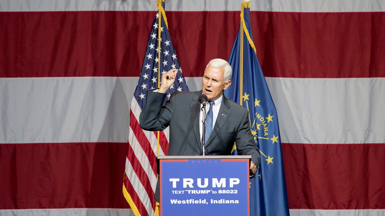 O governador de Indiana, Mike Pence, é o escolhido por Donald Trump para ser seu vice nas eleições presidenciais