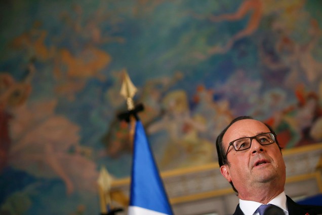 O presidente da França, François Hollande, faz um pronunciamento sobre o ataque em Nice