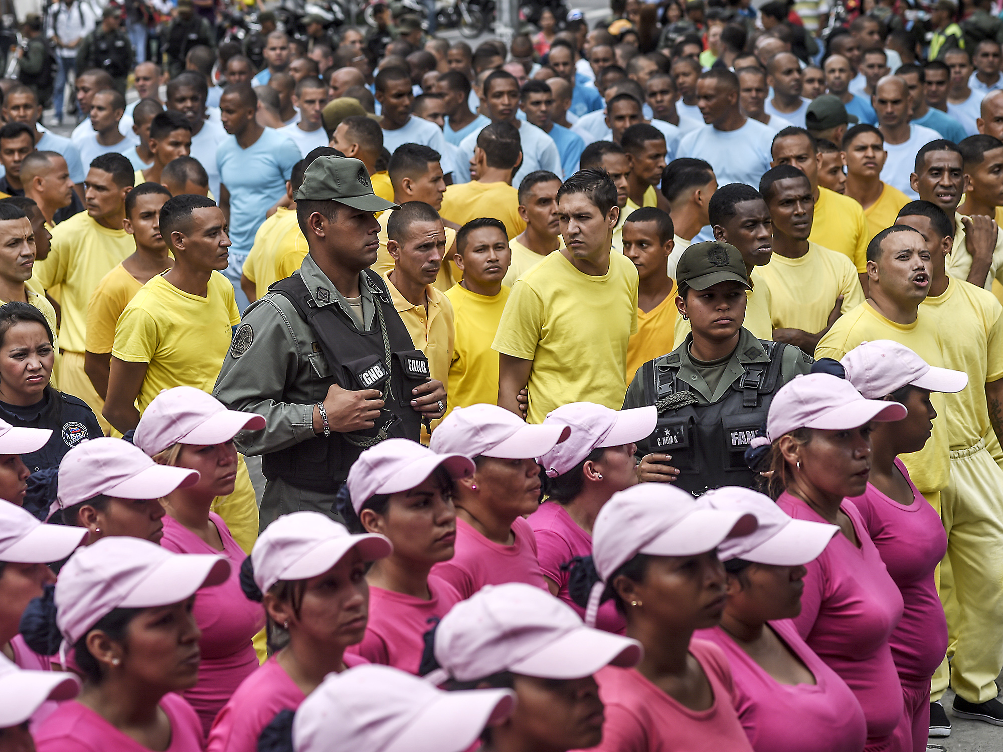 Presidiários protestam contra o referendo revogatório do mandanto do presidente Nicolás Maduro, em Caracas na Venezuela