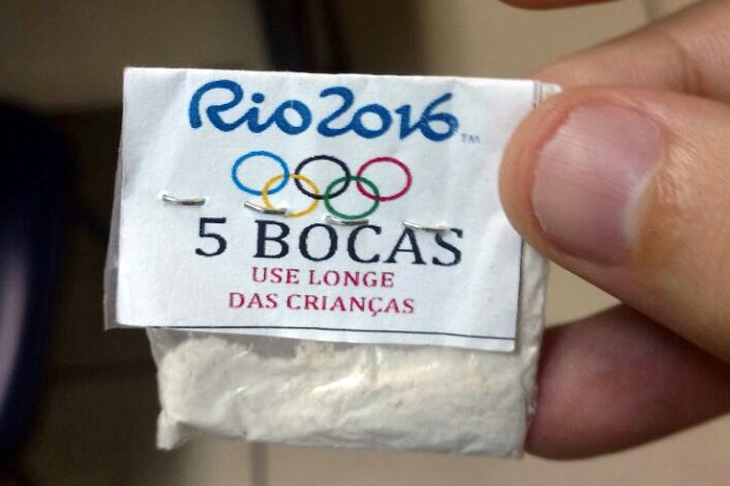 Papelote de cocaína com o logotipo dos Jogos apreendido na Lapa pela polícia