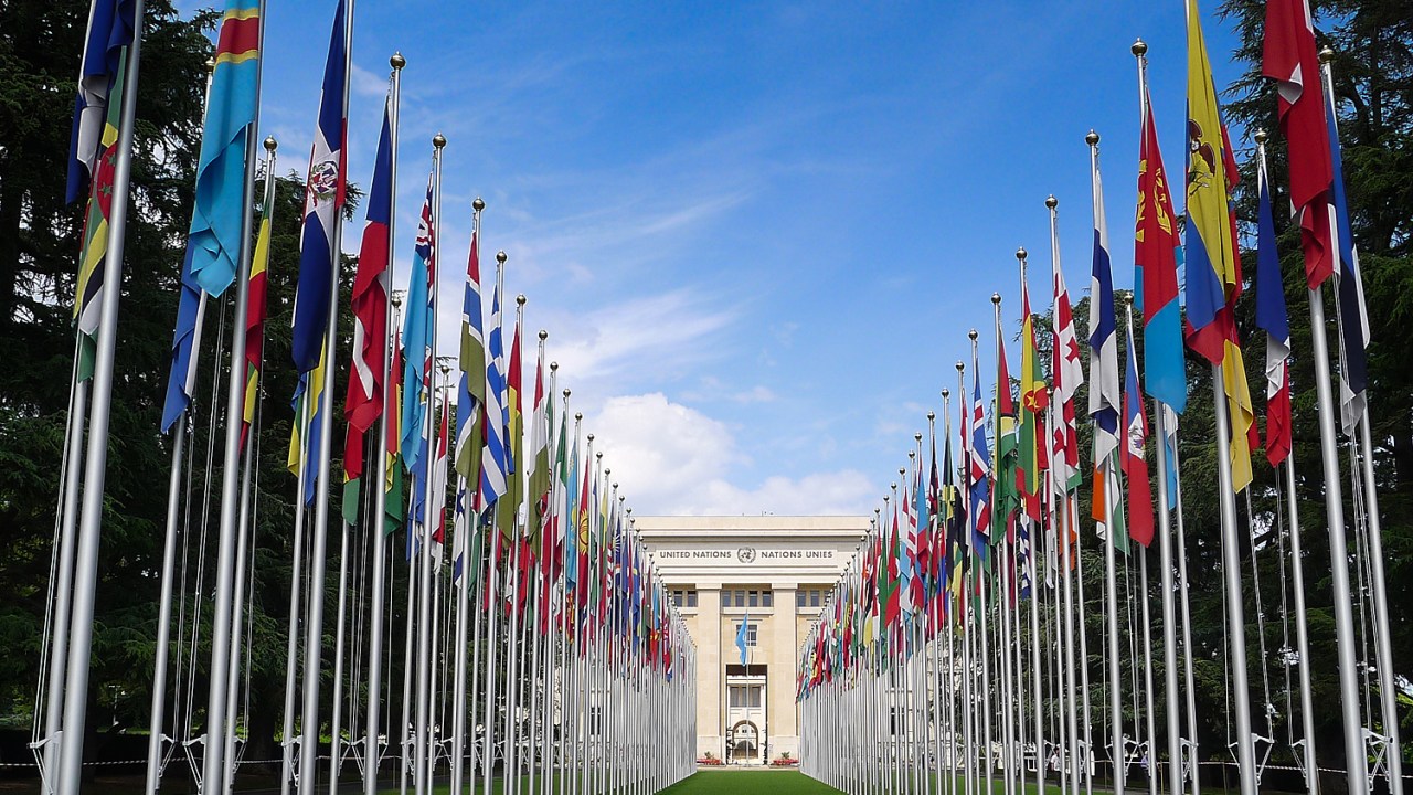 Fachada da sede da ONU em Genebra (Suíça)