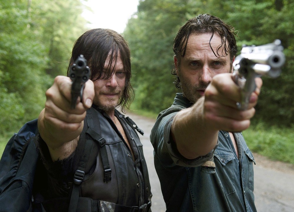Rick (intepretado por Andrew Lincoln) e Daryl (Norman Reedus) em ‘The Walking Dead’