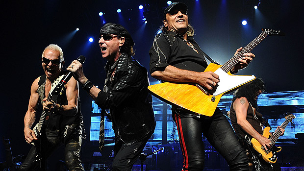 Scorpions durante show em Los Angeles