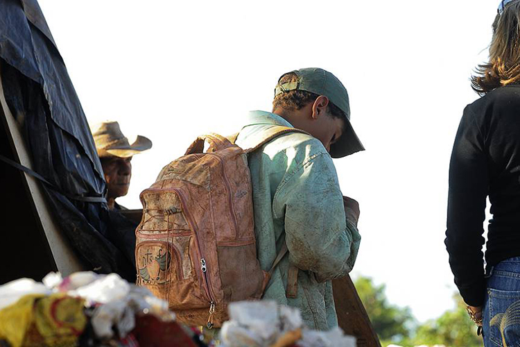 Lixão da Estrutural, a 15 quilômetros da região central de Brasília, concentra o maior número de casos de exploração do trabalho de crianças e adolescentes