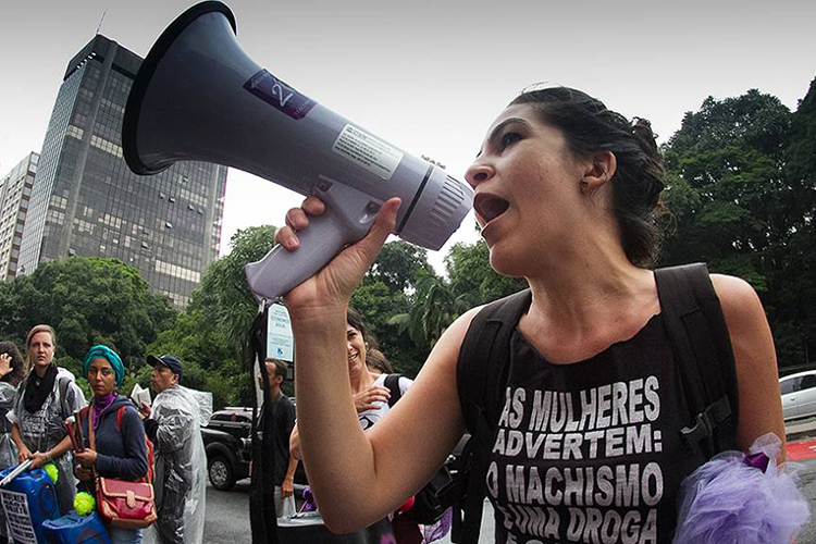 Protesto marca o Dia Internacional da Mulher, no vão livre do Masp, na Avenida Paulista, em São Paulo. As mulheres protestam contra a violência, pela igualdade, liberdade e por mais direitos