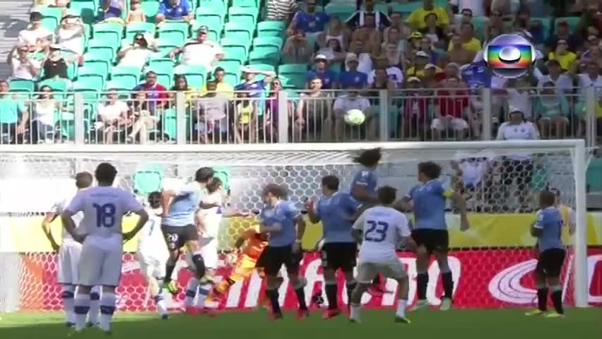 Confira os gols da partida Uruguai x Itália na Arena Fonte Nova
