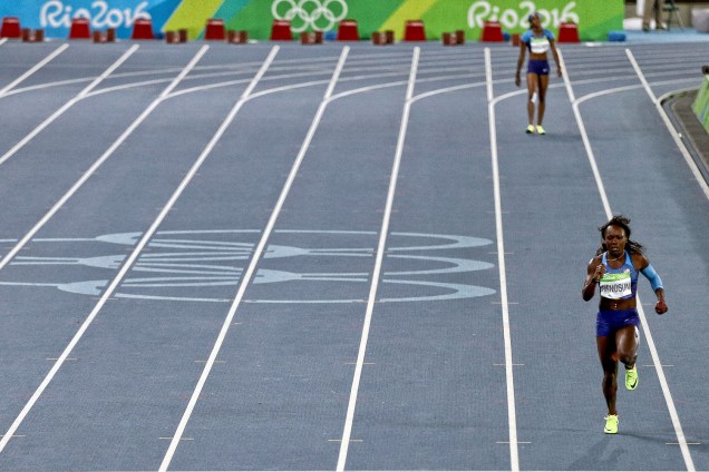 A atleta americana Morolake Akinosu durante a prova do revezamento 4x100m, no Estádio Olímpico - 18/08/2016