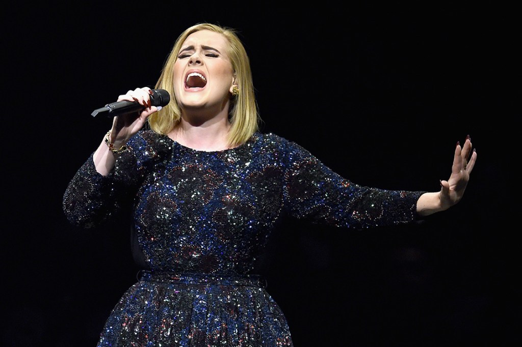 Cantora Adele se apresenta em Los Angeles, na California, durante tour na América do Norte