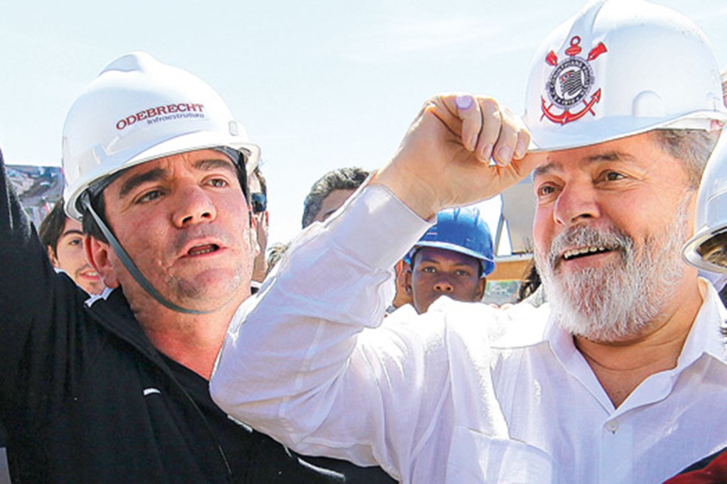Andrés Sanchez e Lula visitam obra do Itaquerão