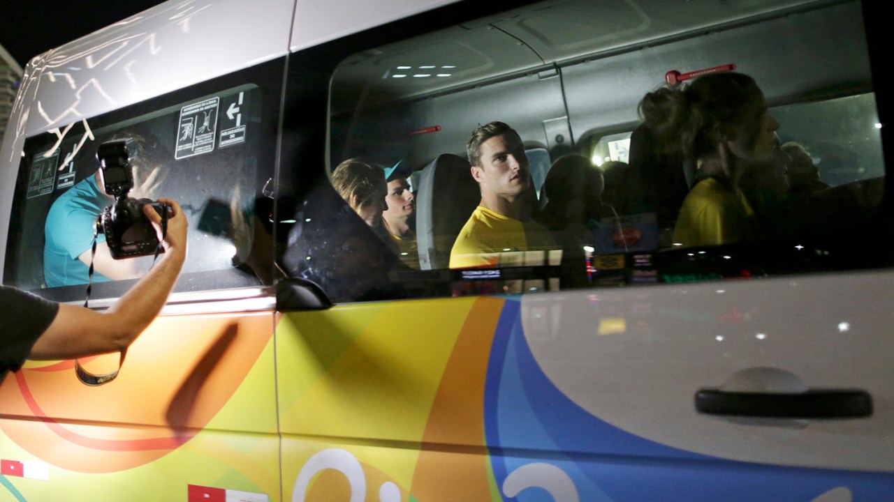 Atletas australianos são interrogados pela polícia brasileira após falsificarem credenciais nos Jogos Olímpicos