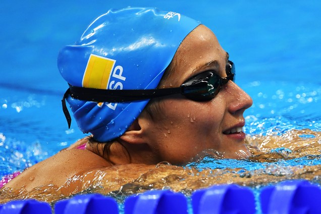 Nadadoras aguardam resultado após prova no Estádio Olímpico Aquático no Rio de Janeiro