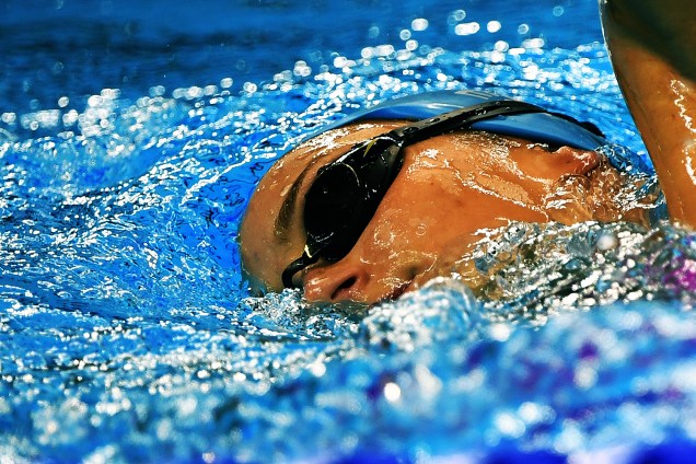 Meninas competem 100m freestyle no Estádio Aquático Olímpico, no Rio de Janeiro