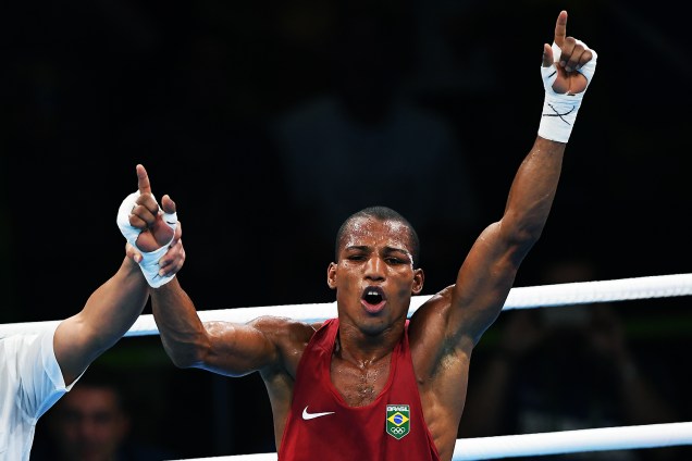 Robson Conceição comemora a medalha de ouro no boxe