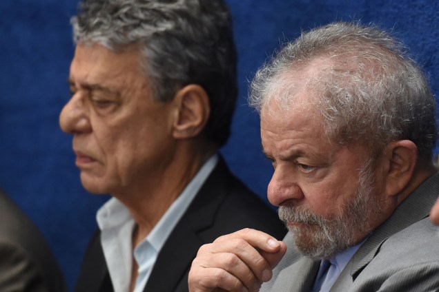 O ex-presidente Lula e o cantor e compositor Chico Buarque, acompanham o discurso da presidente afastada Dilma Rousseff no plenário do Senado Federal - 29/08/2016