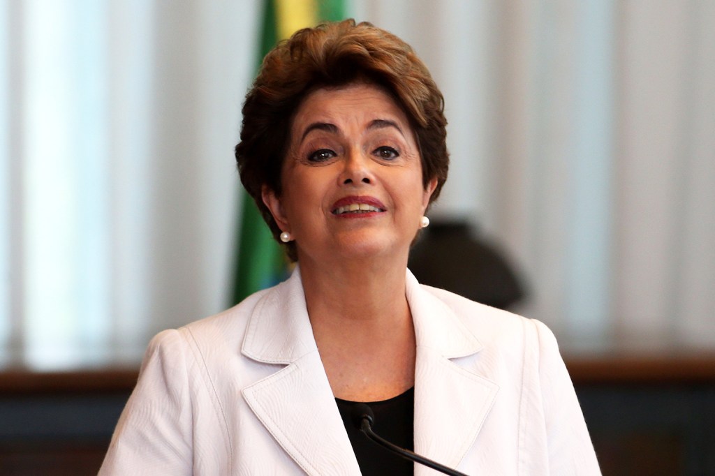 A presidente da República afastada Dilma Rousseff divulga carta batizada de 'mensagem ao Senado e ao povo brasileiro' - 16/08/2016