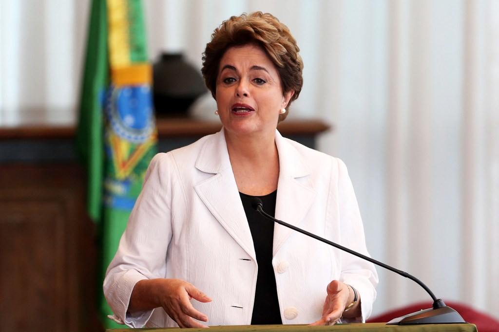 A presidente da República afastada Dilma Rousseff divulga carta batizada de 'mensagem ao Senado e ao povo brasileiro' - 16/08/2016