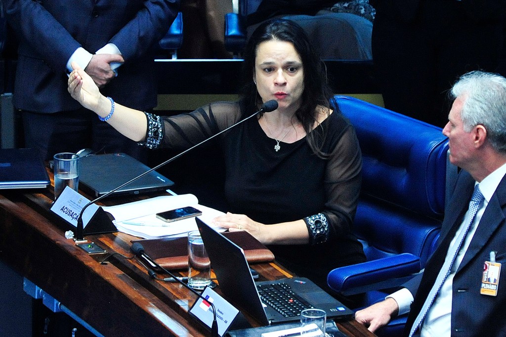 A jurista Janaína Paschoal durante sessão de julgamento final do processo de impeachment, da presidente afastada Dilma Rousseff - 25/08/2016