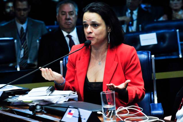 A jurista Janaína Paschoal durante o segundo dia da sessão de julgamento da presidente da República afastada, Dilma Rousseff, no plenário do Senado Federal - 26/08/2016