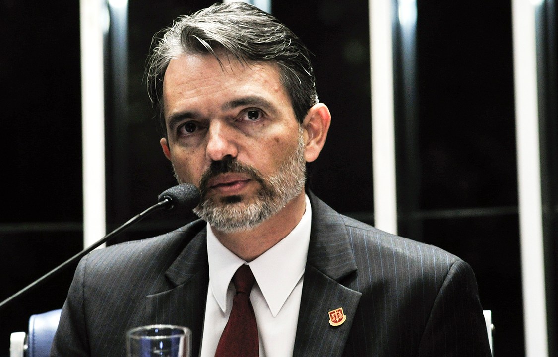 O procurador do Tribunal de Contas da União (TCU), Júlio Marcelo de Oliveira, durante pronunciamento no Senado Federal, em sessão de julgamento do processo de impeachment de Dilma Rousseff - 25/08/2016