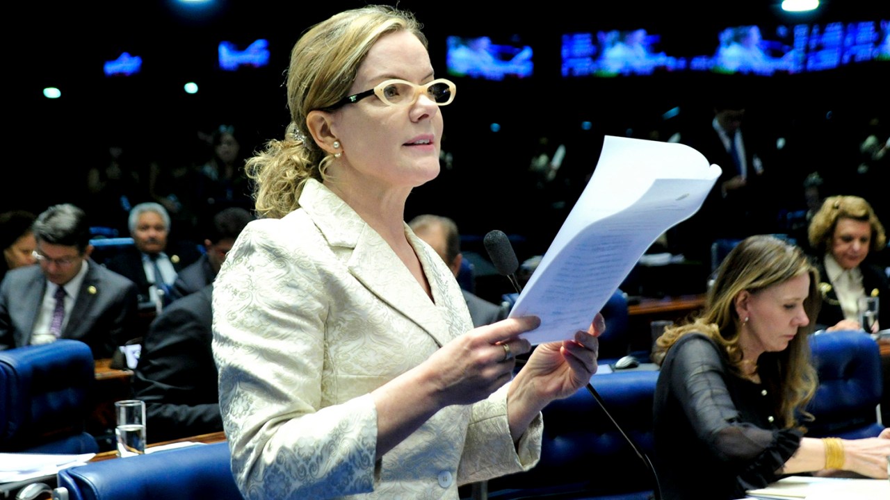 A senadora Gleisi Hoffmann, durante sessão no plenário do Senado, que vota o relatório final da comissão do impeachment - 09/08/2016