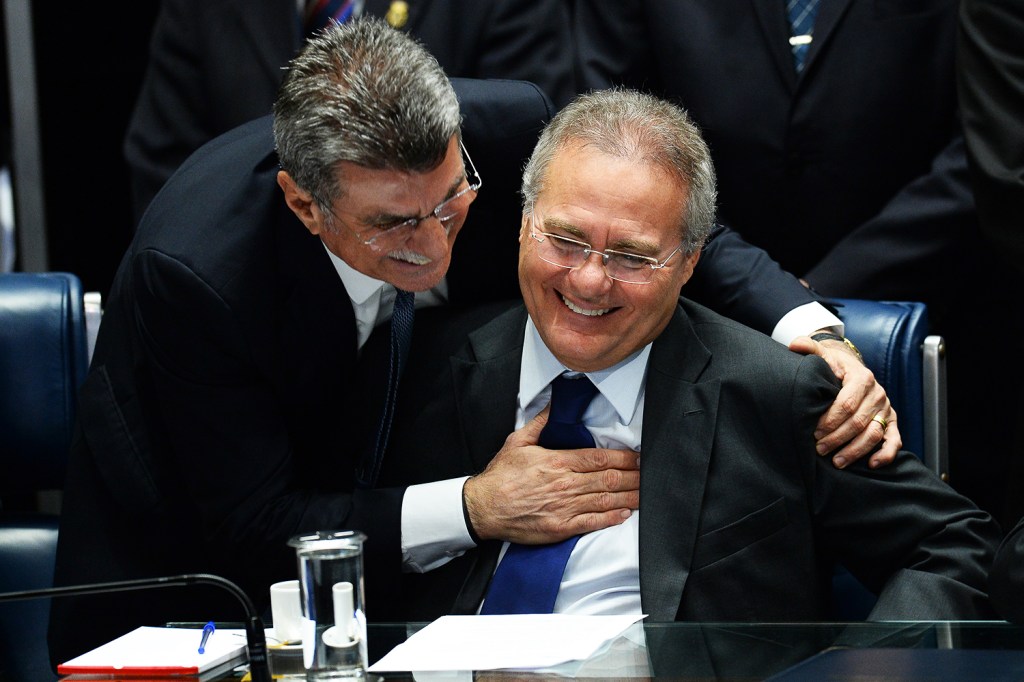 O presidente do Senado Federal, Renan Calheiros, e o senador Romero Jucá (PMDB-RR), durante a sessão de julgamento da presidente afastada Dilma Rousseff, por suposto crime de responsabilidade - 31/08/2016