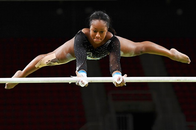 A ginasta jamaicana Toni-Ann Williams, treina em barras assimétricas, na Arena Olímpica, no Rio de Janeiro (RJ) - 04/08/2016