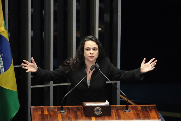 A advogada de acusação, Janaína Paschoal durante etapa final da sessão de julgamento do processo de impeachment da presidente afastada Dilma Rousseff, por crime de responsabilidade - 30/08/2016