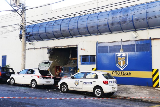 Sede de empresa de transportes de valores Protege, na cidade de Santo André (SP), é invadida por criminosos - 17/08/2016