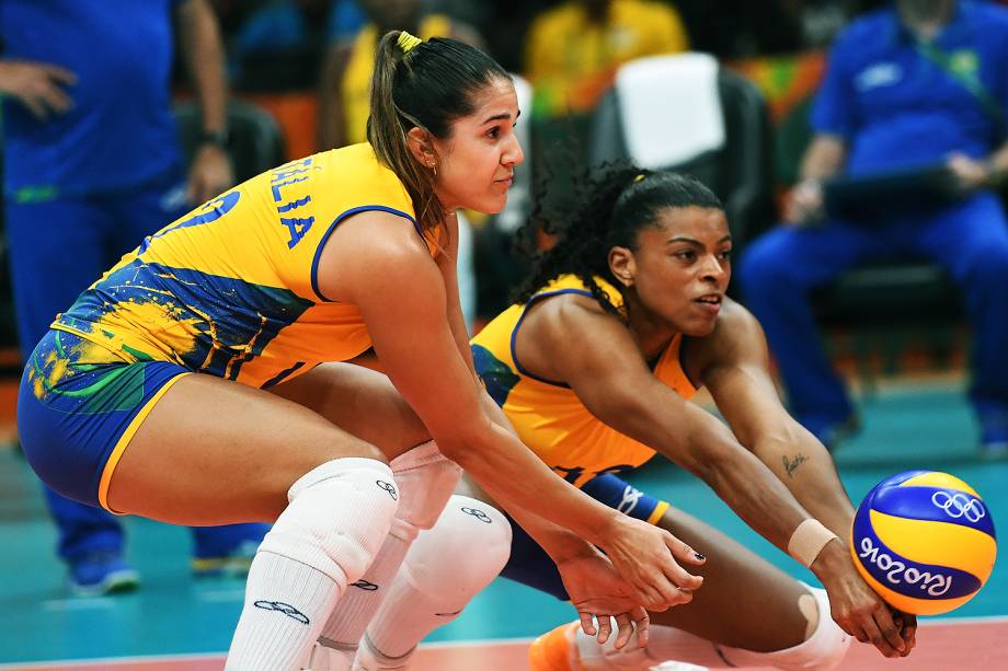 Brasil vence com facilidade o Japão no vôlei feminino | VEJA