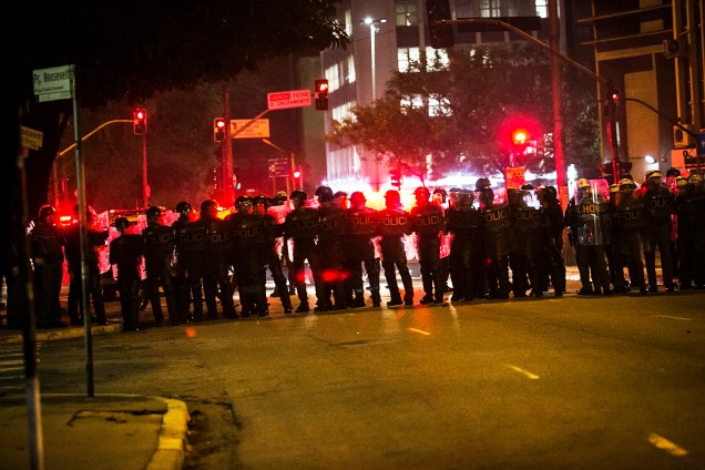 Manifestantes e policiais entram em confronto durante protesto contra o presidente do Brasil, Michel Temer na região da Avenida Paulista, em São Paulo (SP) - 31/08/2016