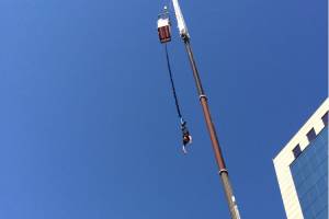 Bungee jump Bungee jump na Zona Portuária: esportes radicais fazem parte do passeio