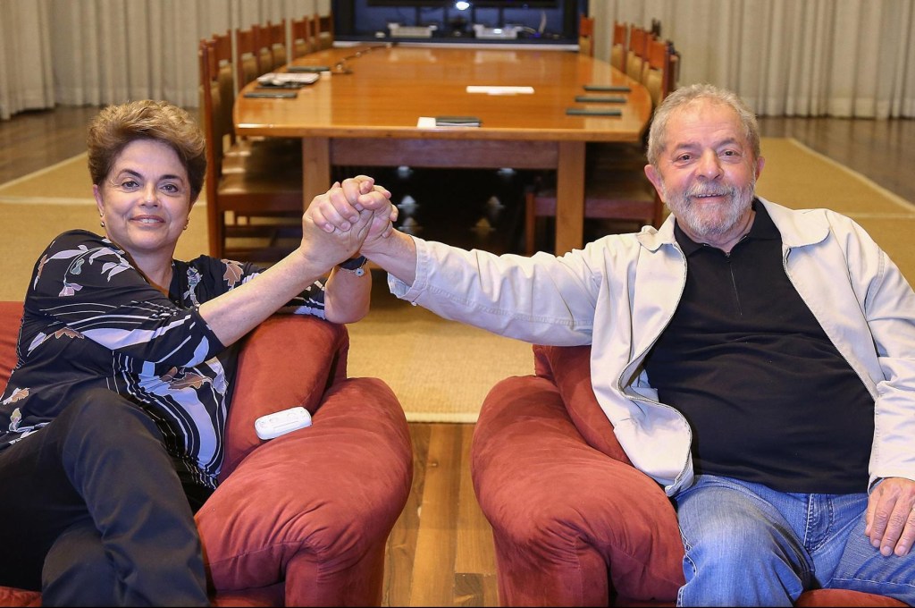 Dilma Rousseff recebe Luiz Inácio Lula da Silva no Palácio da Alvorada