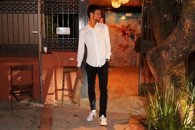 O tenista sérvio Novak Djokovic janta em restaurante de Santa Tereza, na Zona Sul do Rio de Janeiro (RJ) - 09/08/2016