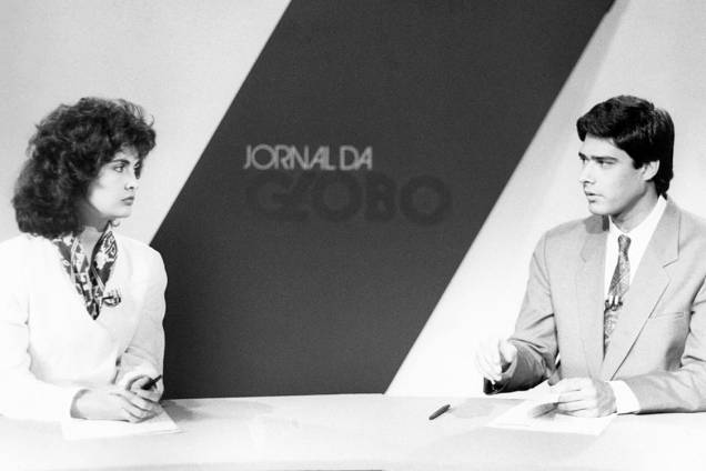 Fátima Bernardes e William Bonner durante o Jornal da Globo, em 1989