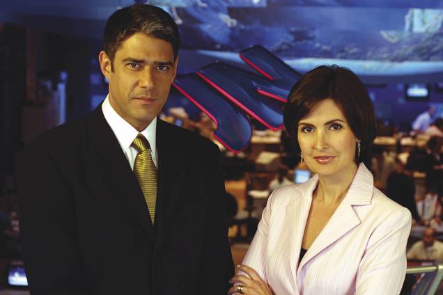 Fátima Bernardes e William Bonner durante intervalo do Jornal Nacional, em 2004