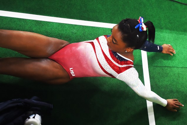 A ginasta Simone Biles, dos Estados Unidos, durante a final por equipes, nas Olimpíadas Rio 2016