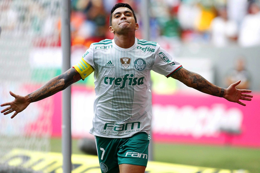 O jogador Dudu comemora gol na partida entre Fluminense e Palmeiras , válida pela 22ª rodada do Campeonato Brasileiro, realizada no Estádio Mané Garrincha, em Brasília (DF) - 28/08/2016