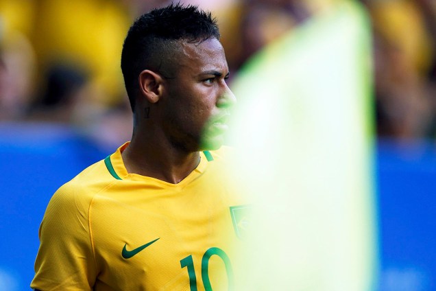 Neymar durante jogo do Brasil contra África do Sul pela Rio 2016