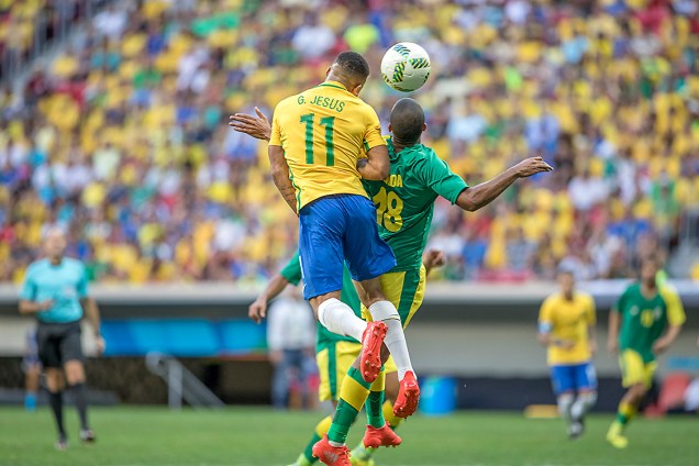 Lance na partida entre Brasil e África do Sul, nos Jogos Olímpicos 2016 no estádio Mané Garrincha, em Brasília