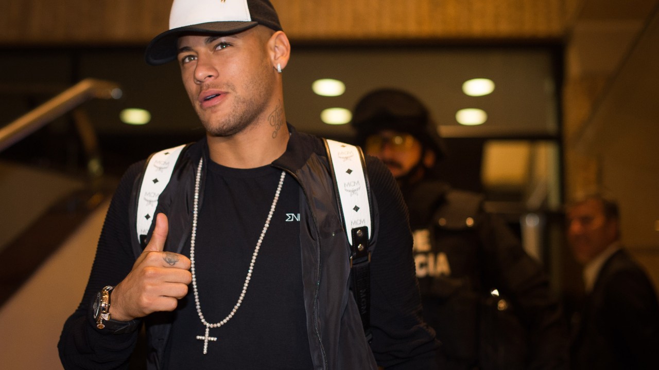 Neymar retornou a Barcelona após mais duas vitórias pela seleçç