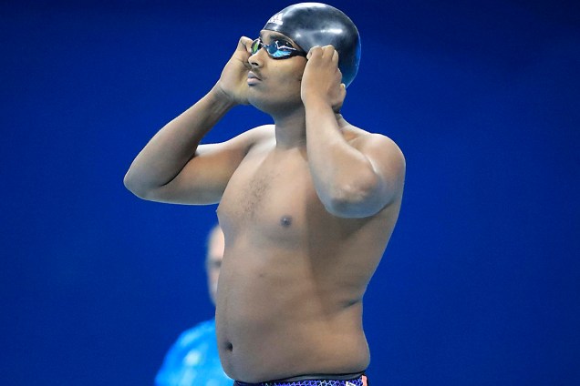 O nadador etíope Robel Kiros Habte, se prepara para a prova de 100m nado livre, nos Jogos Olímpicos Rio 2016