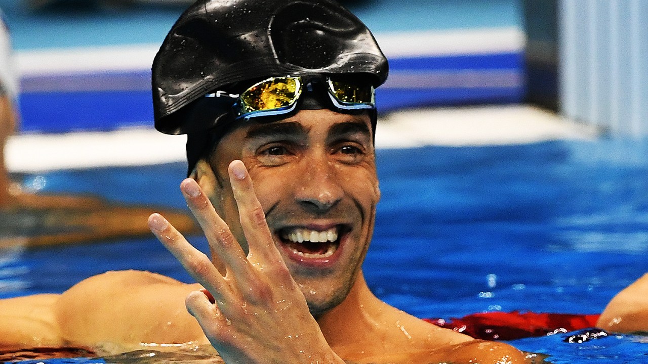 O nadador Michael Phelps se surpreende com as três medalhas de prata nos 100m nado borboleta, nas Olimpíadas Rio 2016