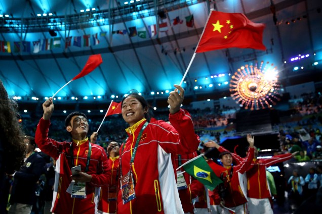 Delegação chinesa desfila na cerimônia de encerramento da Rio-2016