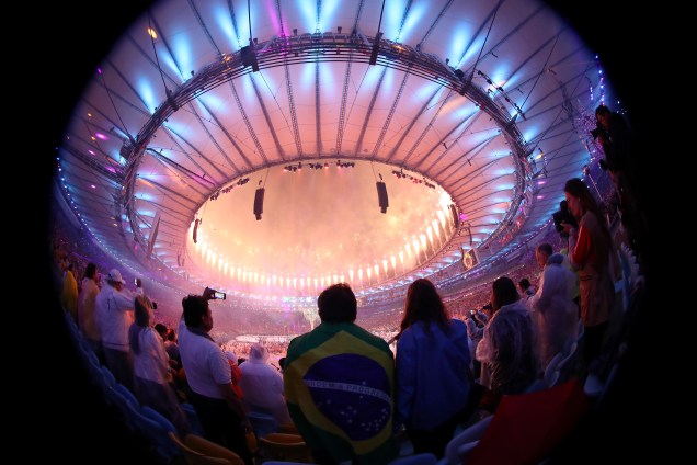 Show pirotécnico durante encerramento da Rio-2016, no Maracanã