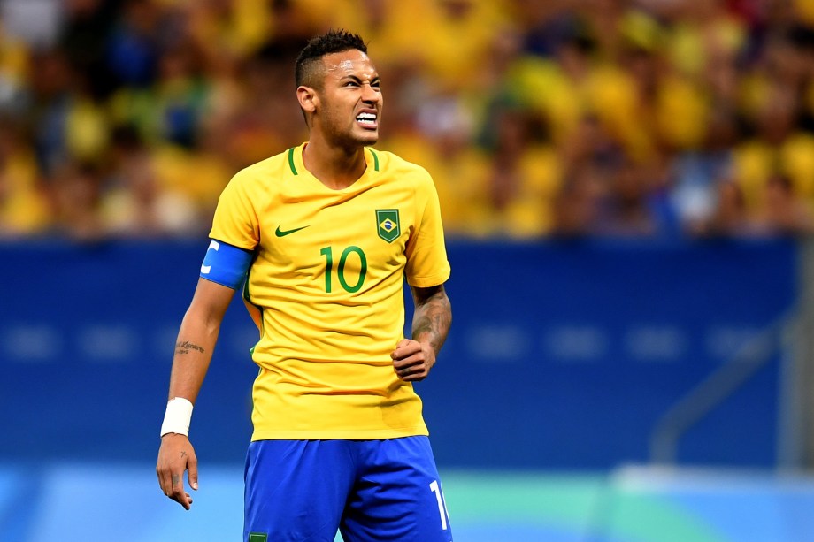 Neymar reage após lance perdido na partida contra o Iraque no Estádio Nacional Mané Garrincha, em Brasília