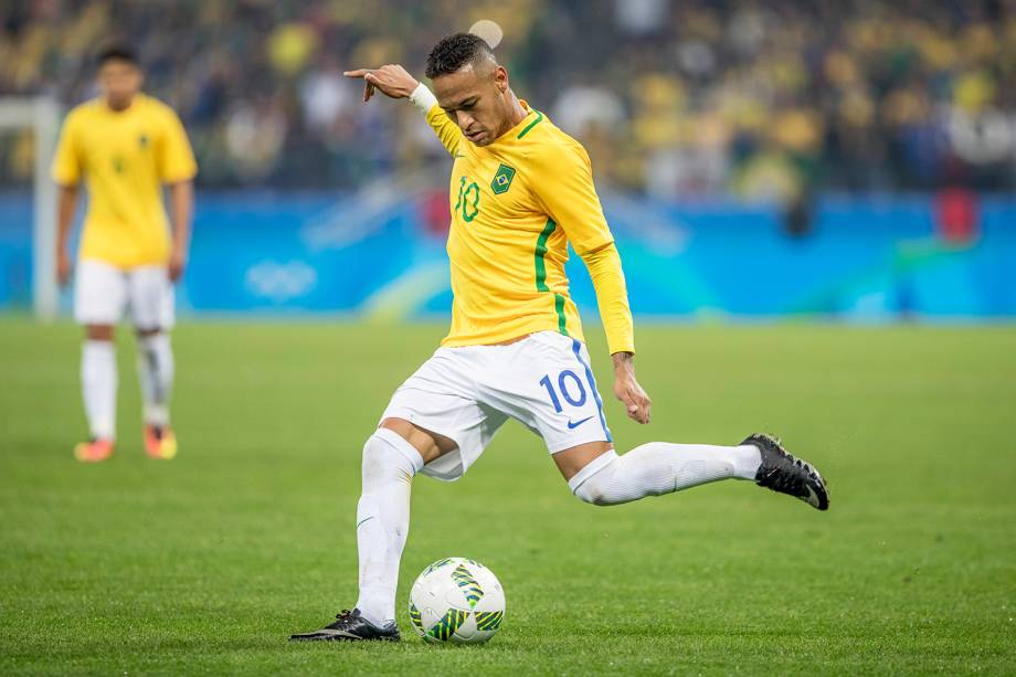 O jogador Neymar durante partida entre Brasil e Colômbia, válida pelas quartas-de-final do futebol masculino, realizada na Arena Corinthians, em Itaquera, zona leste de São Paulo (SP) - 13/08/2016