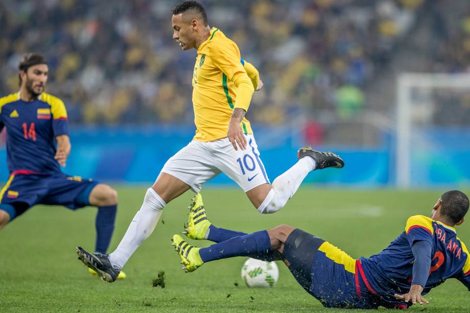 O jogador Neymar durante partida entre Brasil e Colômbia, válida pelas quartas-de-final do futebol masculino, realizada na Arena Corinthians, em Itaquera, zona leste de São Paulo (SP) - 13/08/2016