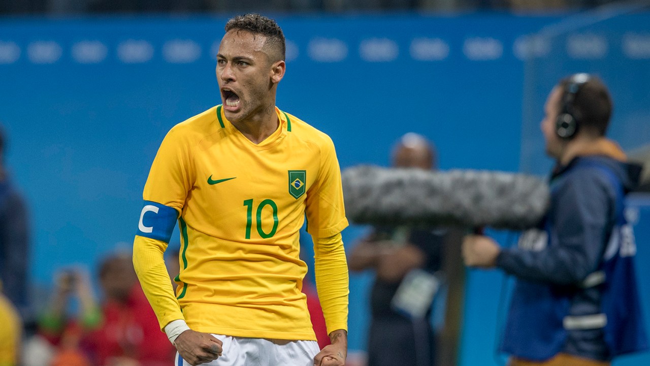 O jogador Neymar comemora gol durante partida entre Brasil e Colômbia, válida pelas quartas-de-final do futebol masculino, realizada na Arena Corinthians, em Itaquera, zona leste de São Paulo (SP) - 13/08/2016