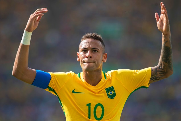 O jogador Neymar comemora gol durante partida entre Brasil e Honduras, válida pelas semifinais do torneio olímpico de futebol masculino, realizada no Estádio do Maracanã - 17/08/2016