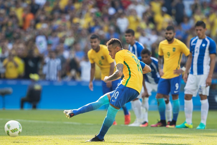 Brasil goleia Honduras e buscará ouro inédito no futebol